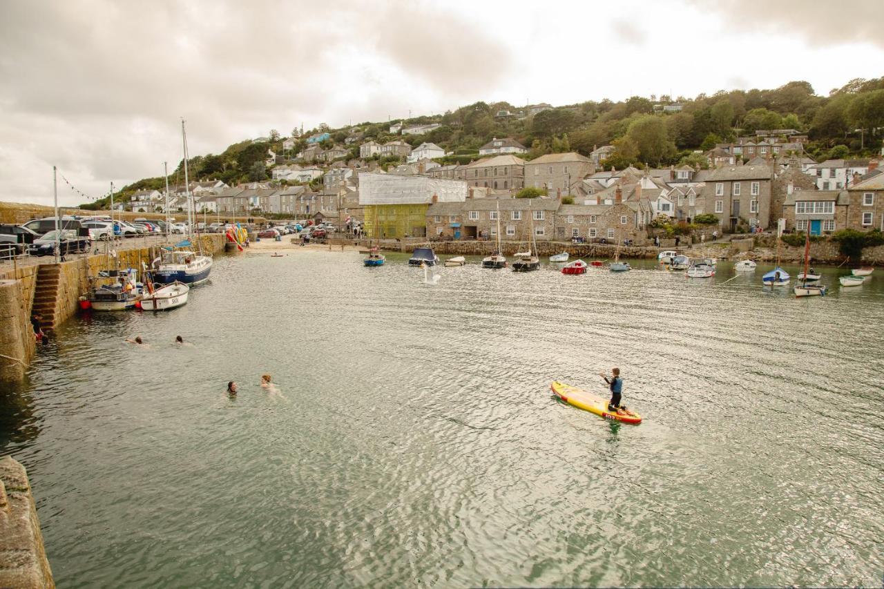 Bijou Bolthole Villa Mousehole Bagian luar foto